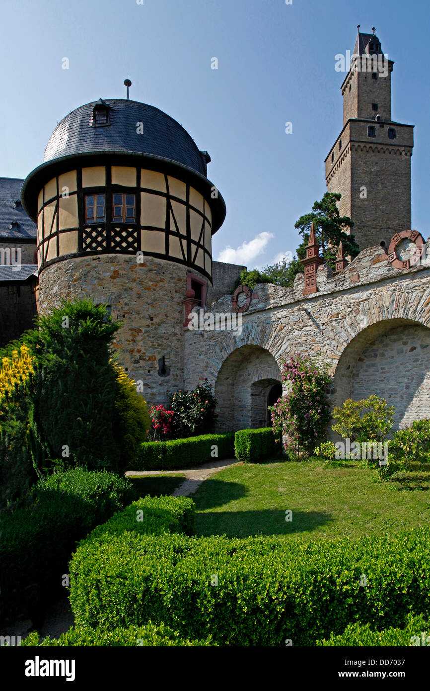 When Kronberg Castle was built (about 1220) it was shared by the Knights of Askenburne (Eschborn), who owned a towered castle there. The Kronenstamm (stamm = stem) moved to Kronberg, giving themselves that name at the time, while the Flügelstamm ('wing st Stock Photo