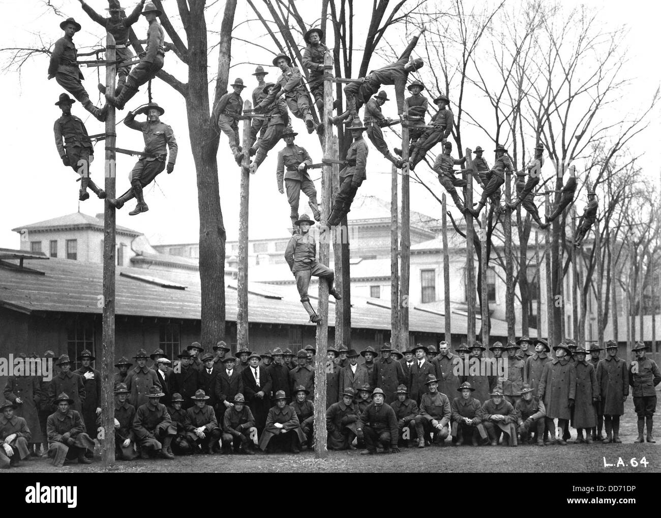 Pole-Climbing training for Students Army Training Corps at the University of Michigan. The uniformed students are in a course Stock Photo