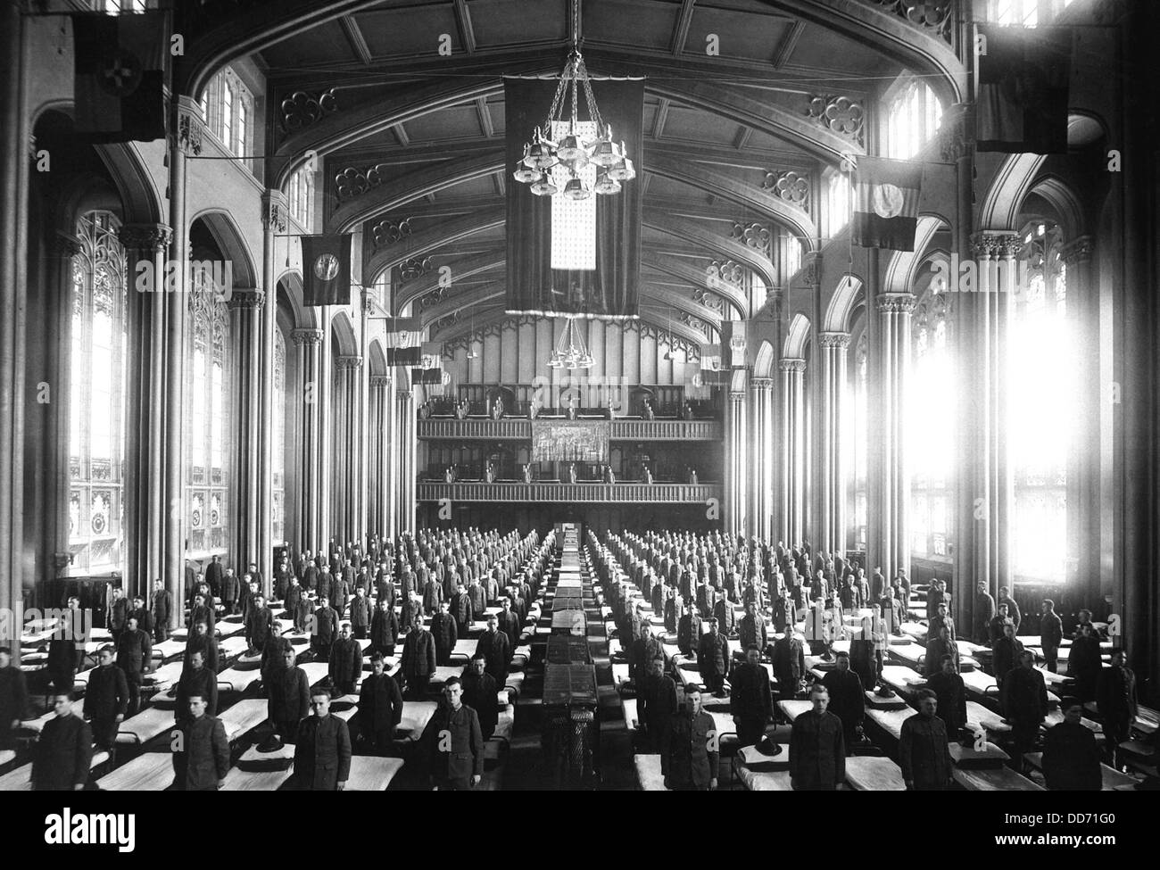 Students Army Training Corps in the Great Hall, College of the City of New York. They are students in the Signal Corps School Stock Photo