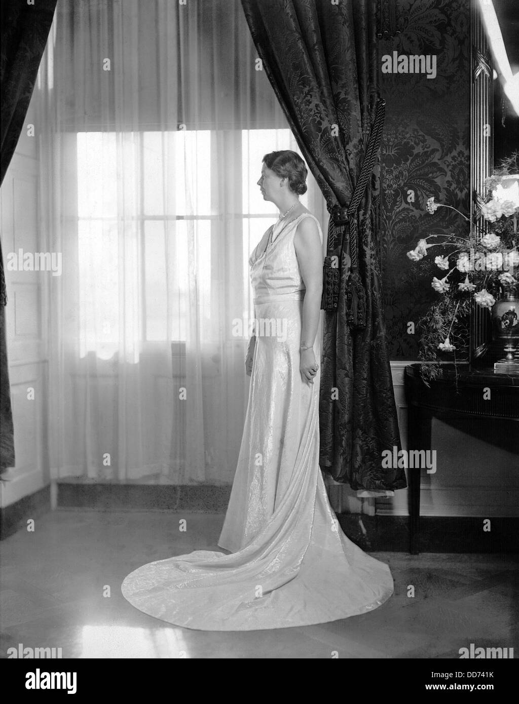 Eleanor Roosevelt In Her Inaugural Gown At The White House Jan