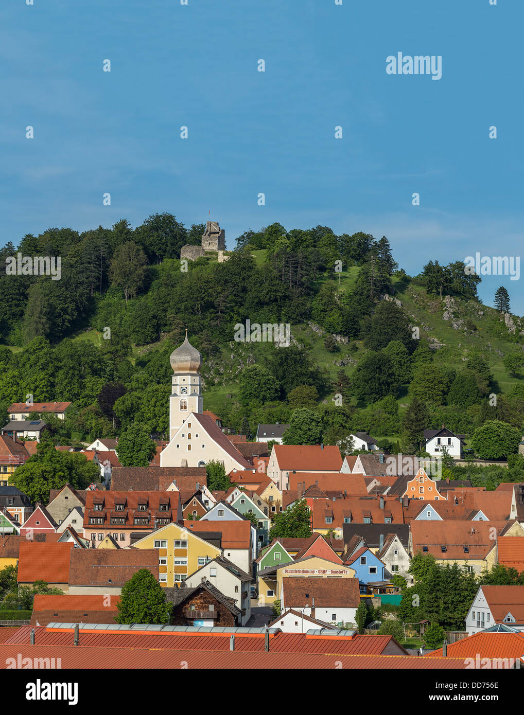 Germany, Bavaria, View of St John church and castle at Velburg Stock Photo