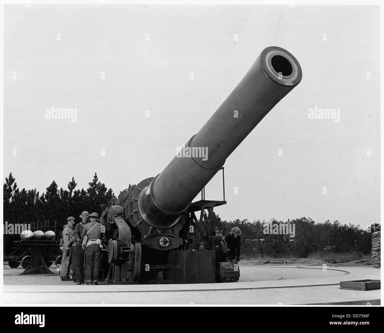 Howitzer hires stock photography and images Alamy