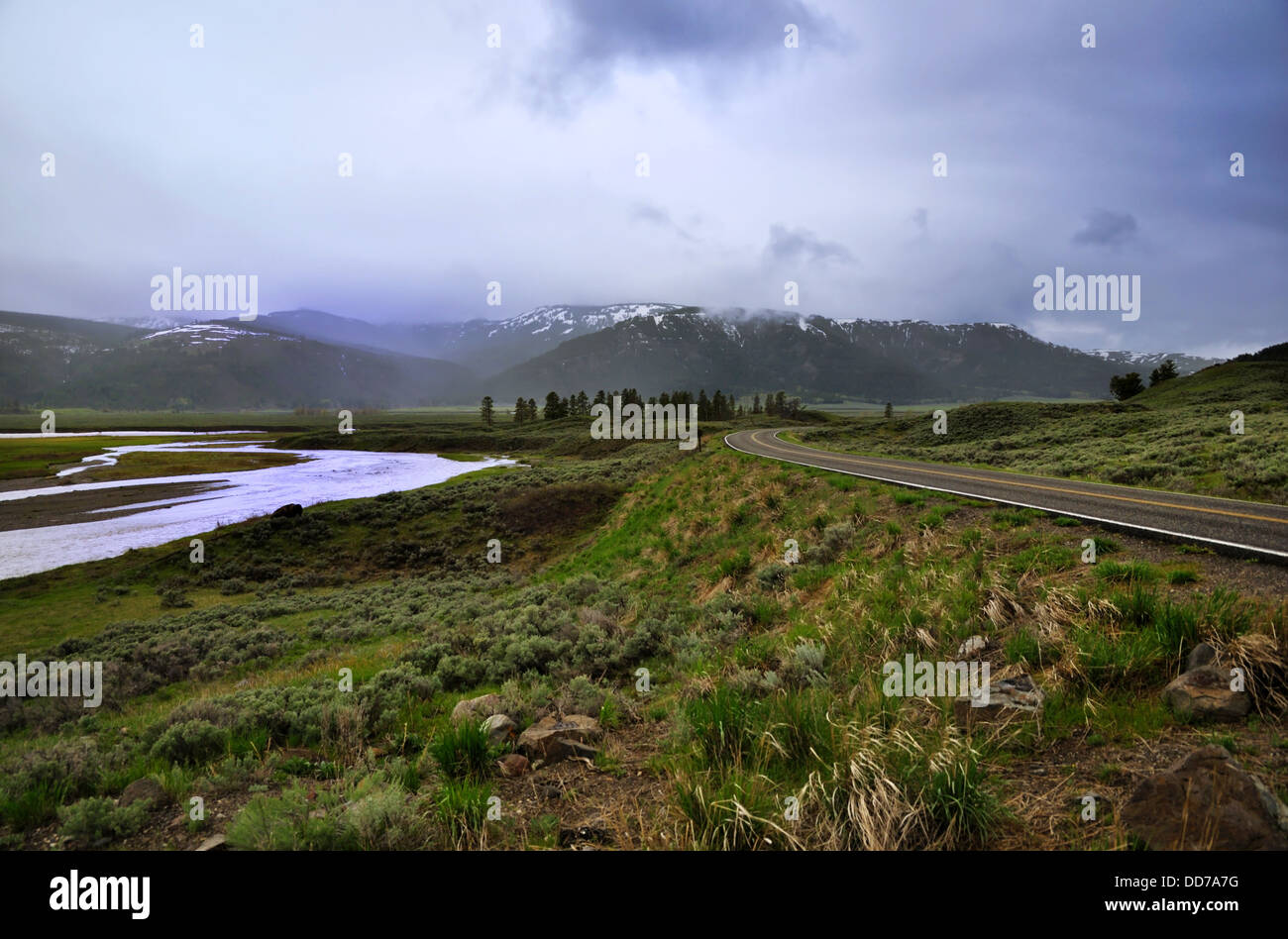 Rain cloud mountain landscape hi-res stock photography and images - Alamy