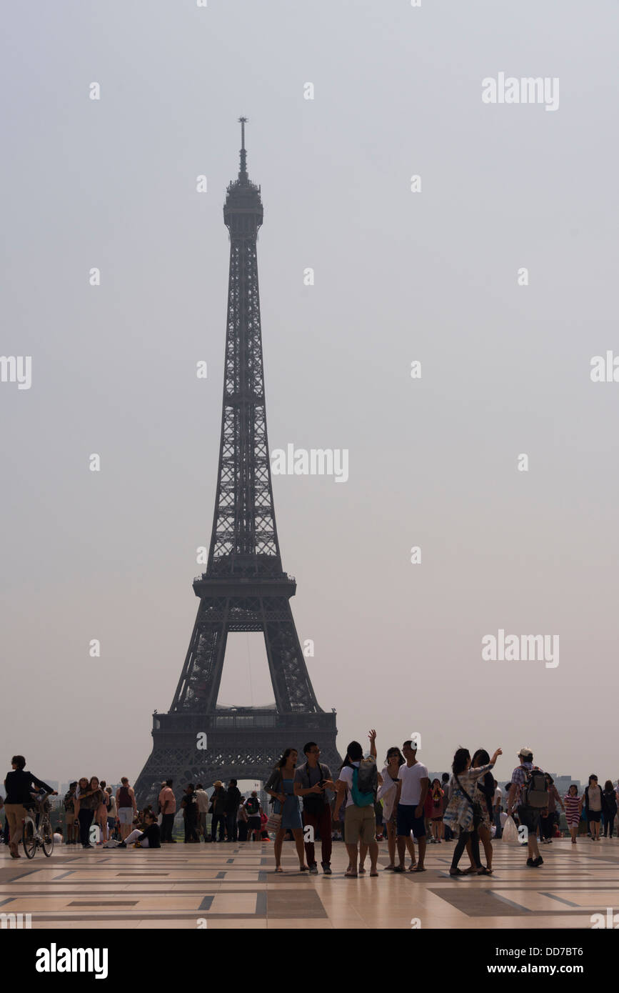 Visitors at the Eiffel Tower, Paris Stock Photo Alamy