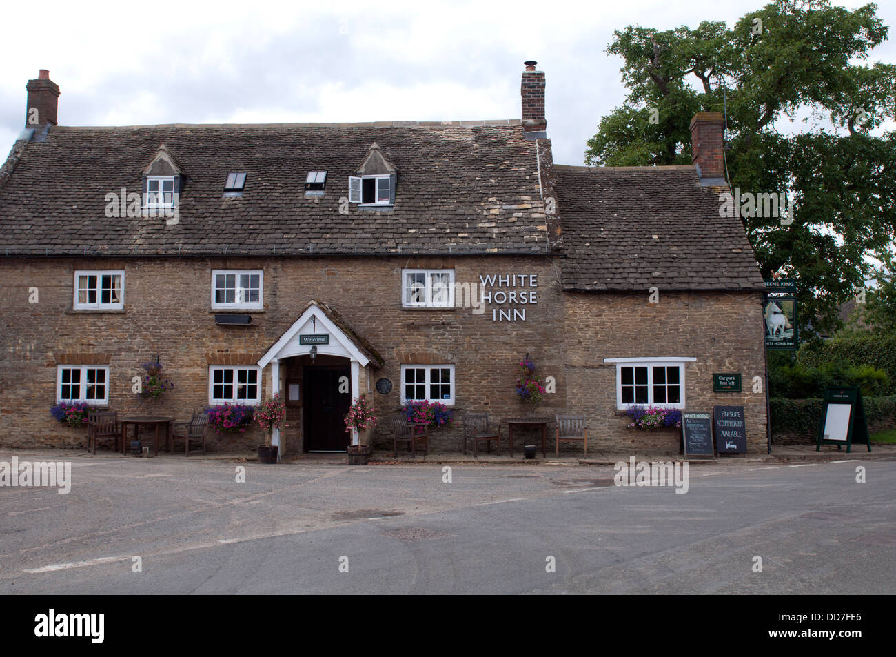 The White Horse Inn, Duns Tew, Oxfordshire, England, UK Stock Photo Alamy