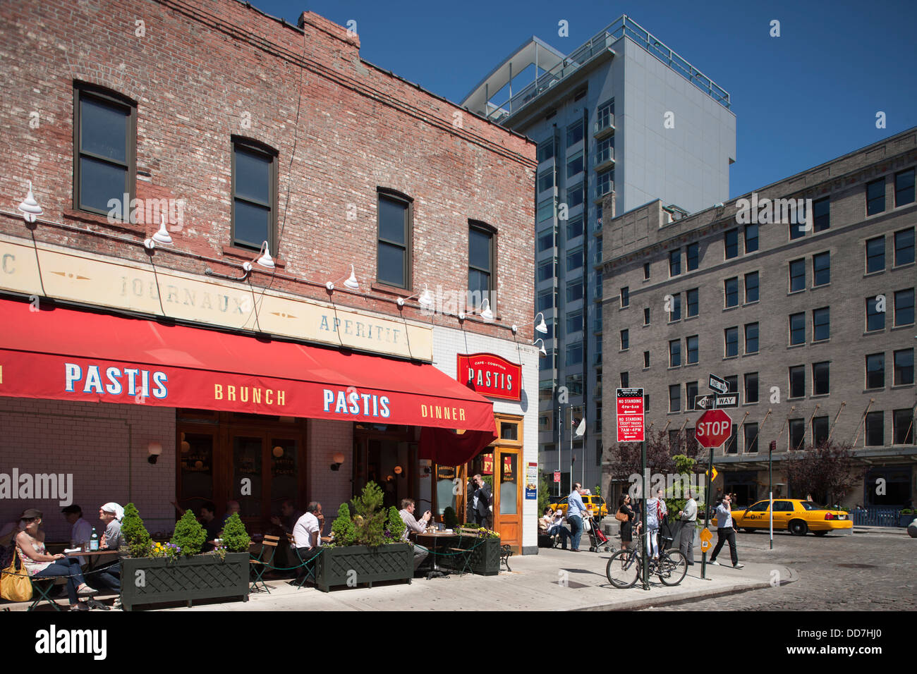 Outdoor dining new york city hi res stock photography and images Alamy