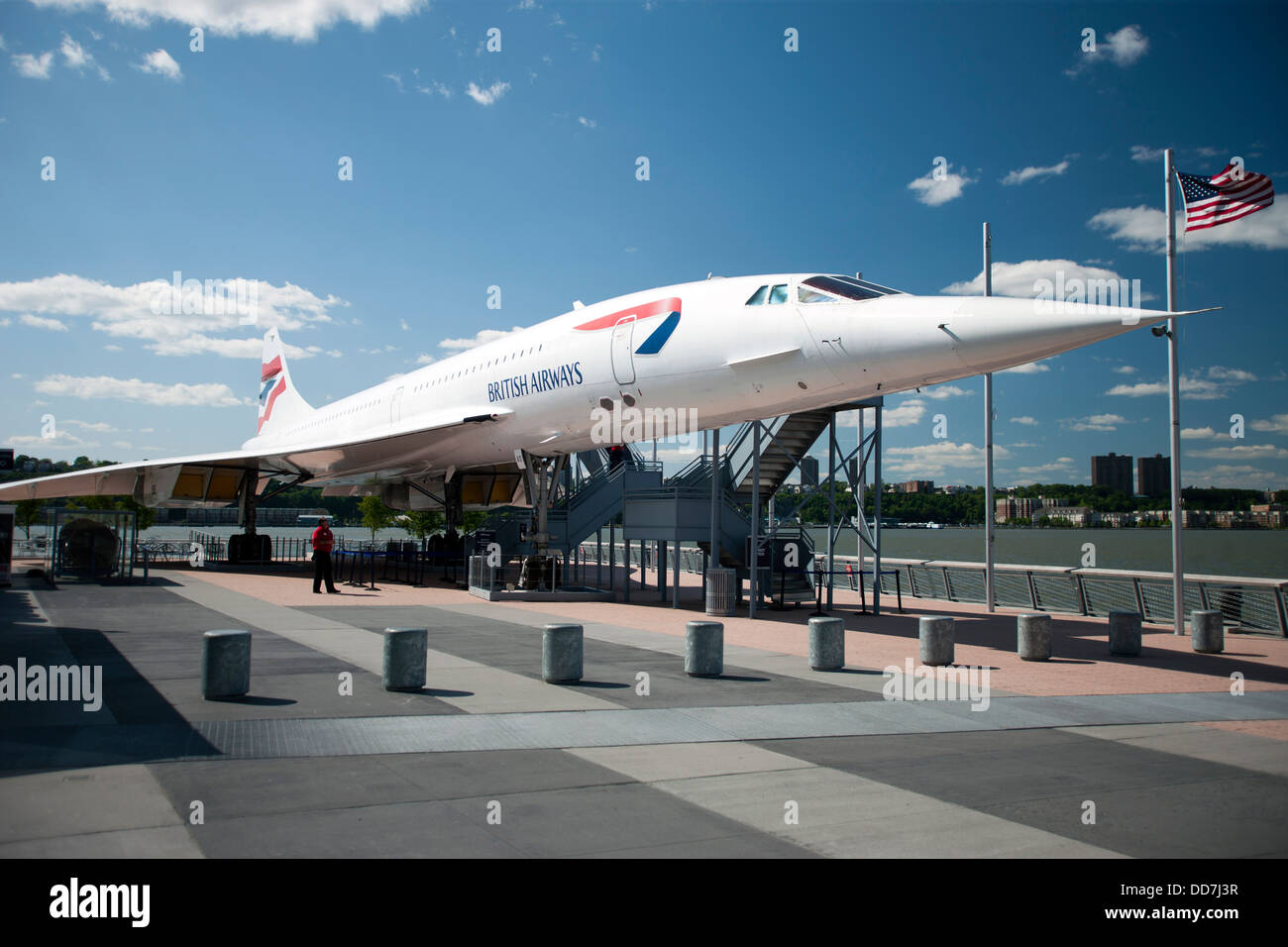 CONCORDE AIRLINER INTREPID SEA AIR AND SPACE MUSEUM MANHATTAN NEW YORK CITY USA Stock Photo