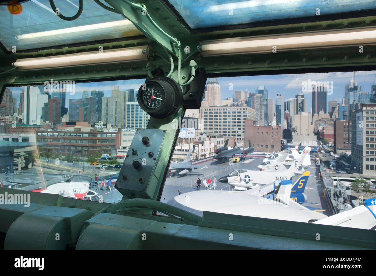 BRIDGE LOOKING OUT AT FLIGHT DECK INTREPID SEA AIR AND SPACE MUSEUM MANHATTAN NEW YORK CITY USA Stock Photo