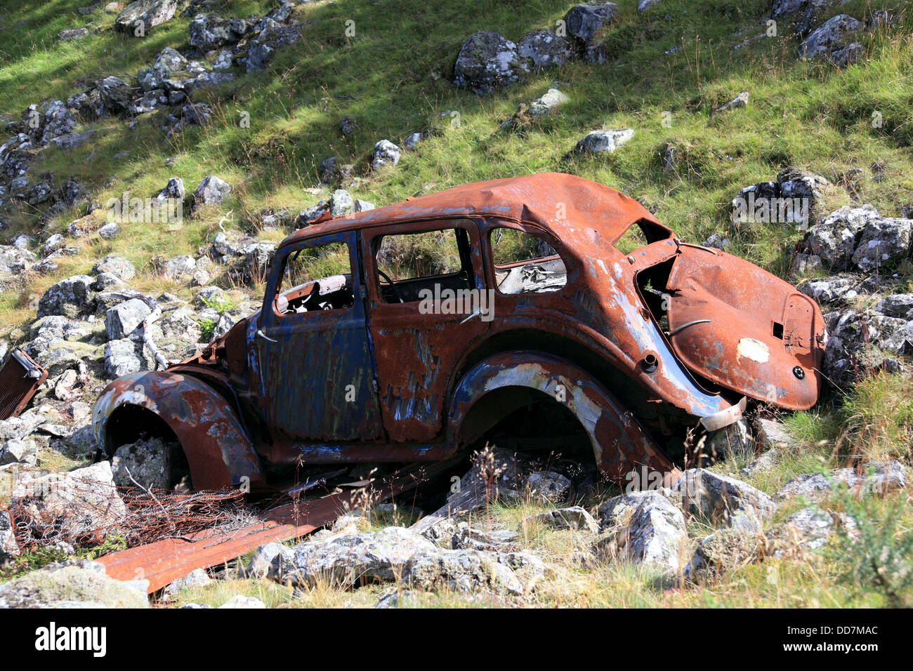 A Wrecked Morris Ten Car Produced Between 1938 And 1948 Rusting Images, Photos, Reviews