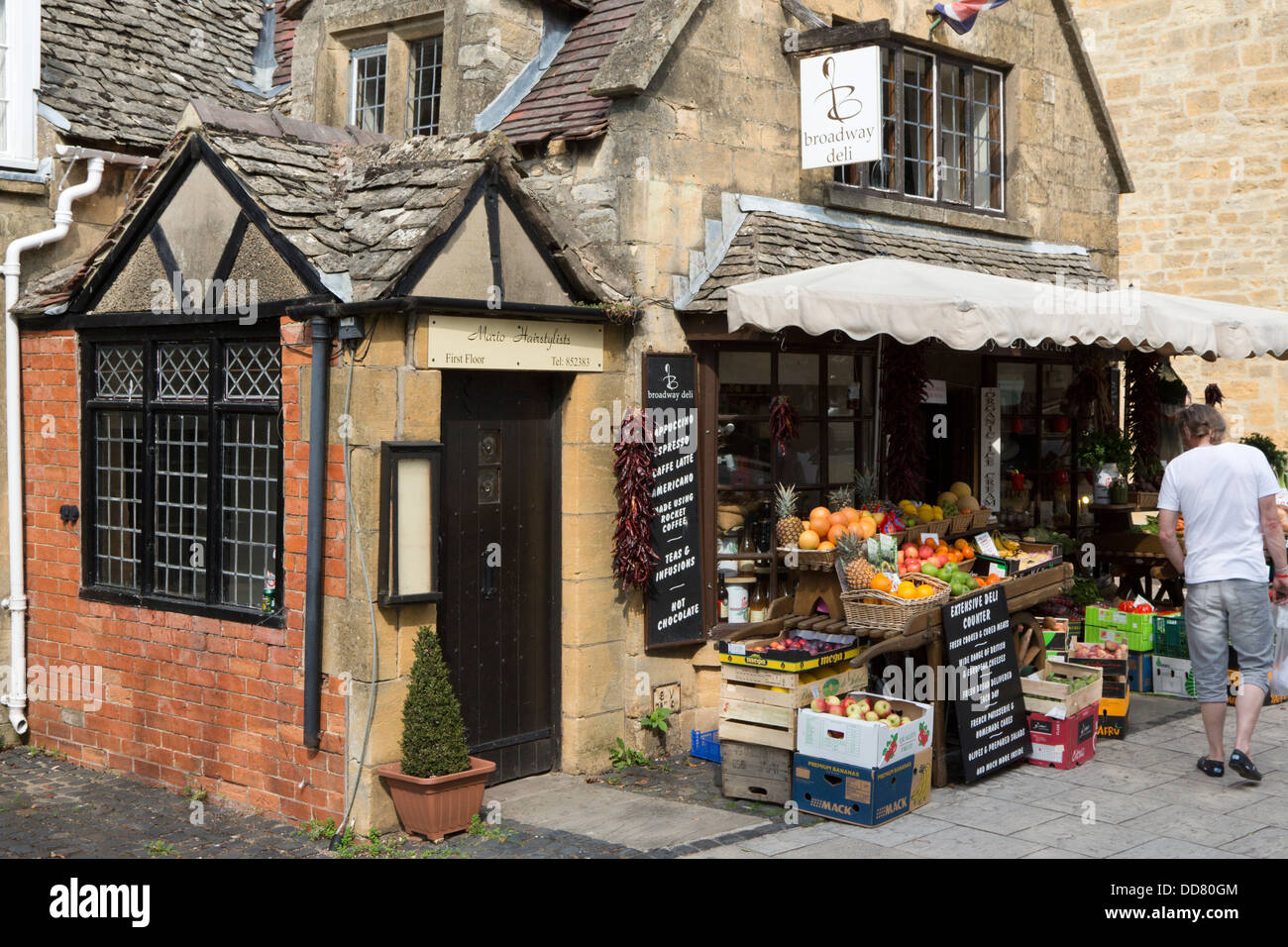 Broadway cotswolds village worcestershire england uk gb Stock Photo Alamy