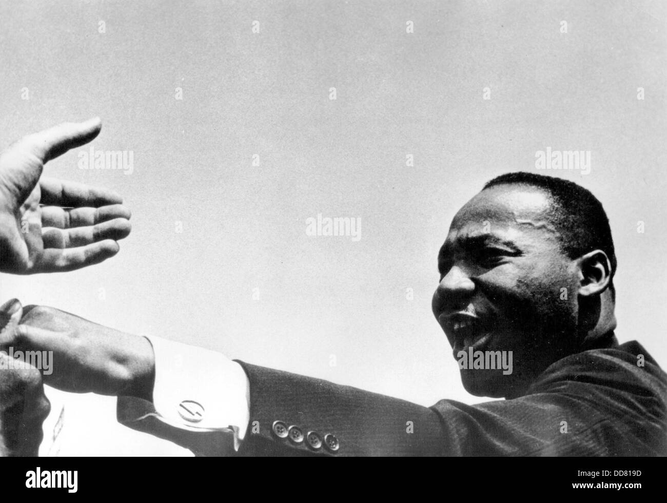 Washington, District of Columbia, USA. 28th Aug, 2013. Aug. 12, 1963 - Washington District of Columbia, U.S. - Reverend MARTIN LUTHER KING, Jr. shaking hands during 'The March on Washington for Jobs and Freedom.' (Credit Image: © KEYSTONE Pictures USA/ZUMAPRESS.com) Credit:  Jay Mallin/ZUMAPRESS.com/Alamy Live News Stock Photo