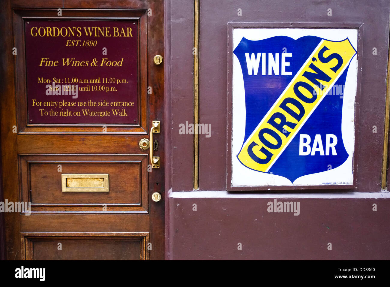 Gordon's Wine Bar Stock Photo Alamy