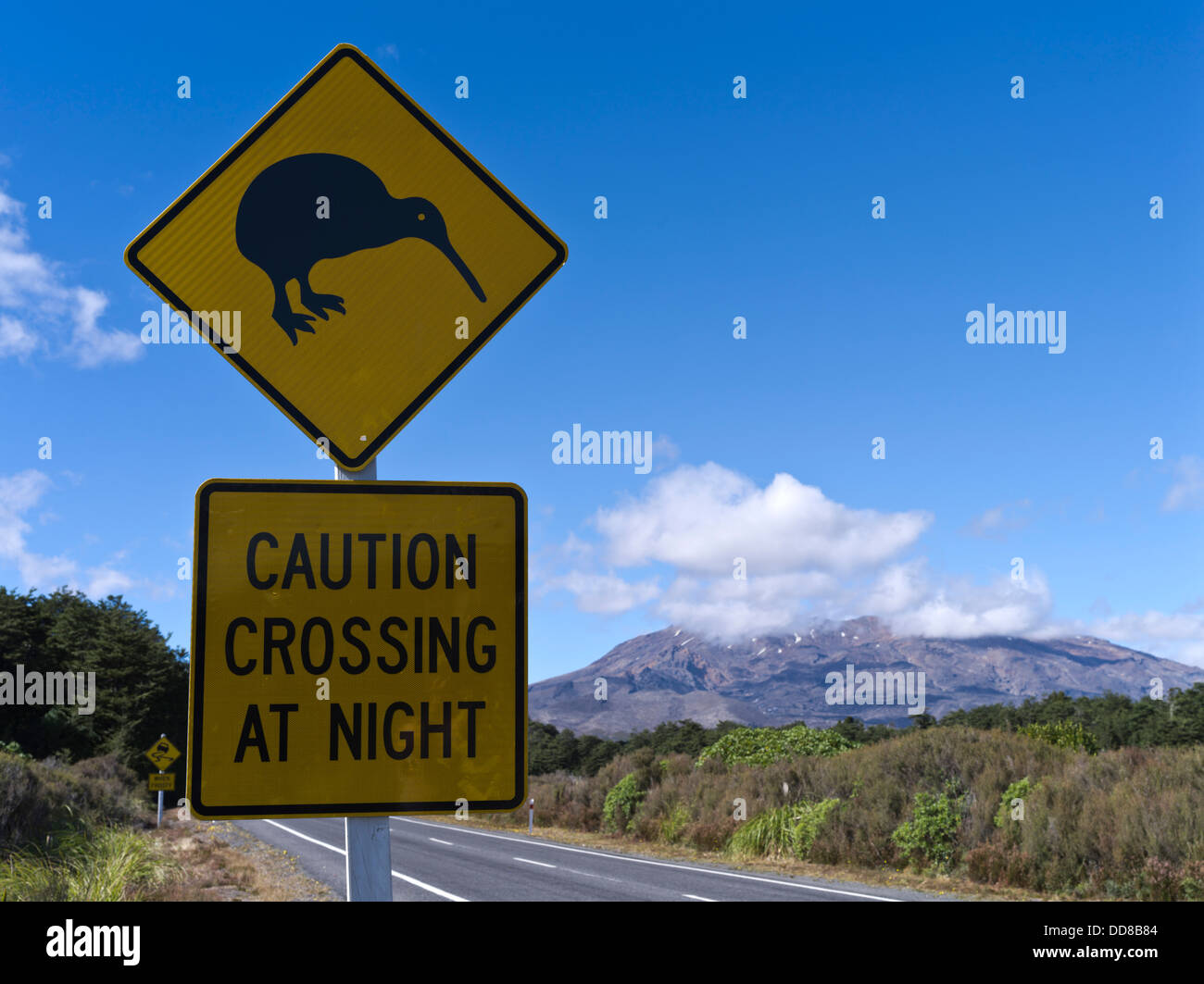dh Tongariro national park MOUNT RUAPEHU NEW ZEALAND Mt Ruapehu Caution Kiwi warning road sign Stock Photo