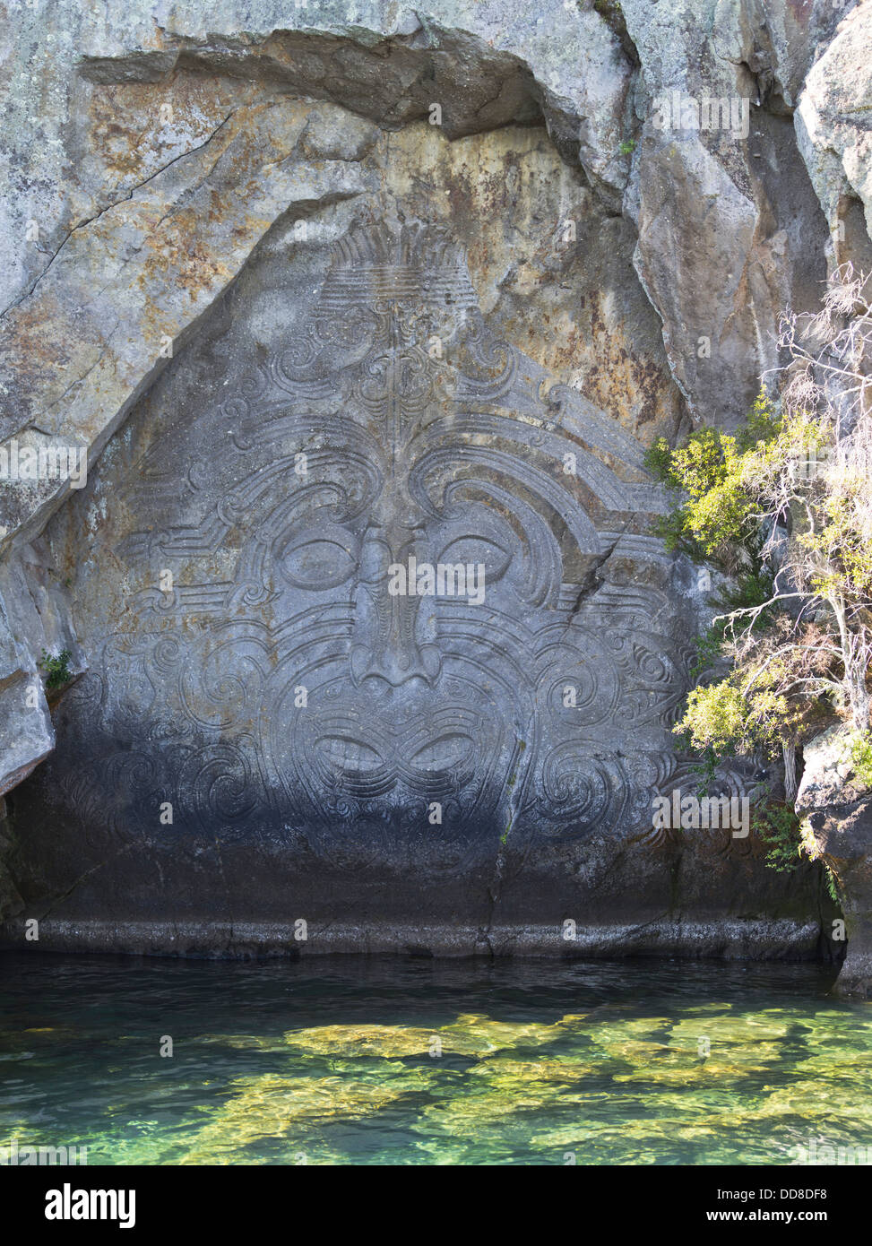 dh LAKE TAUPO NEW ZEALAND Maori rock carving Stock Photo