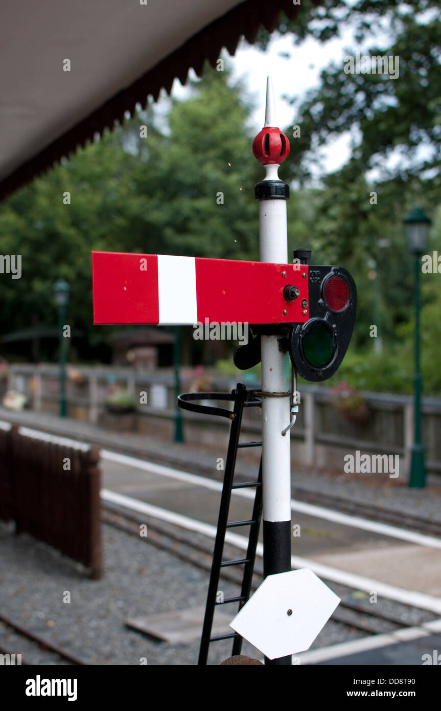 Echills Wood Railway signal, Kingsbury Water Park, Warwickshire, UK Stock Photo