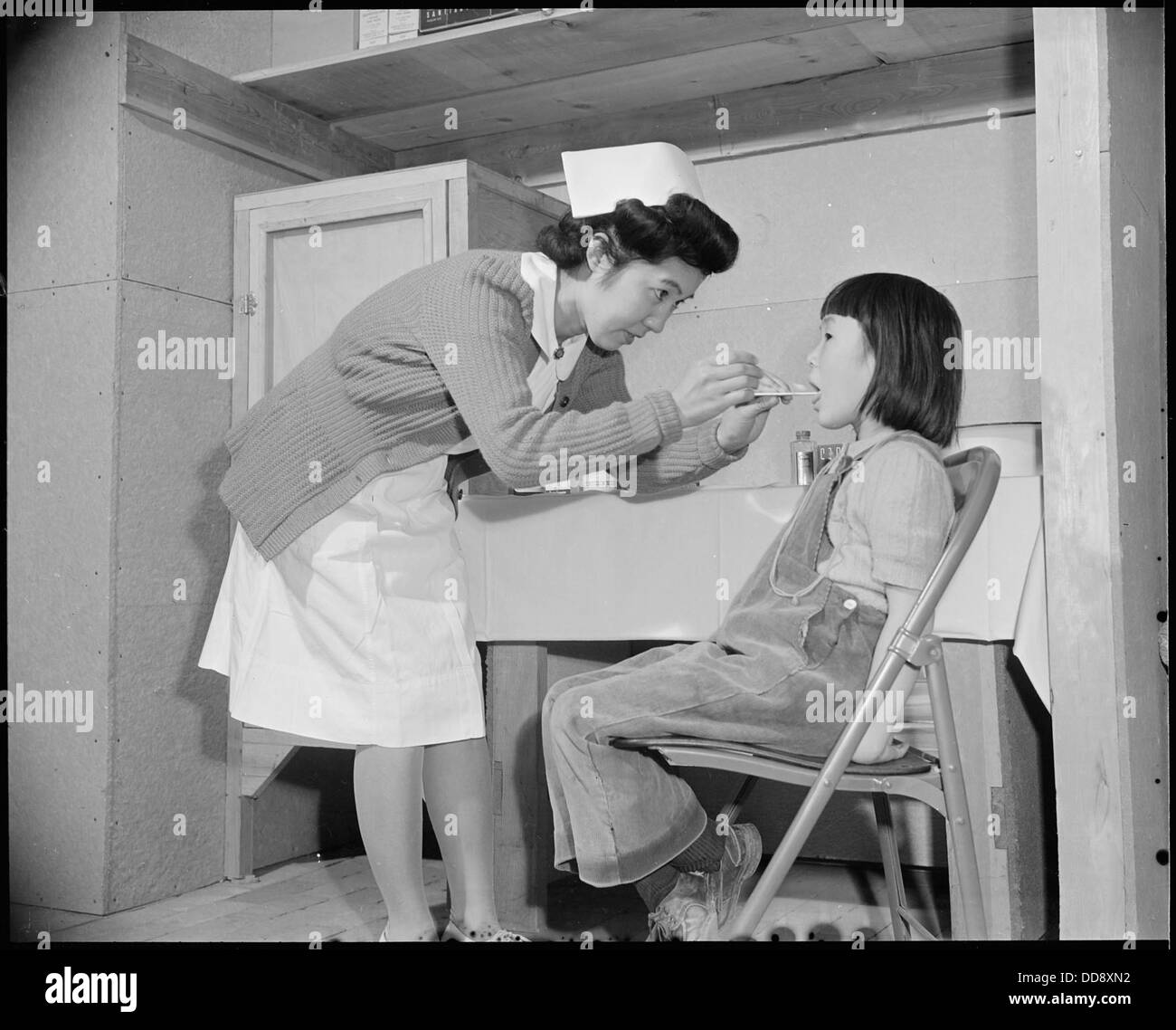 School nurse vintage hi-res stock photography and images - Alamy