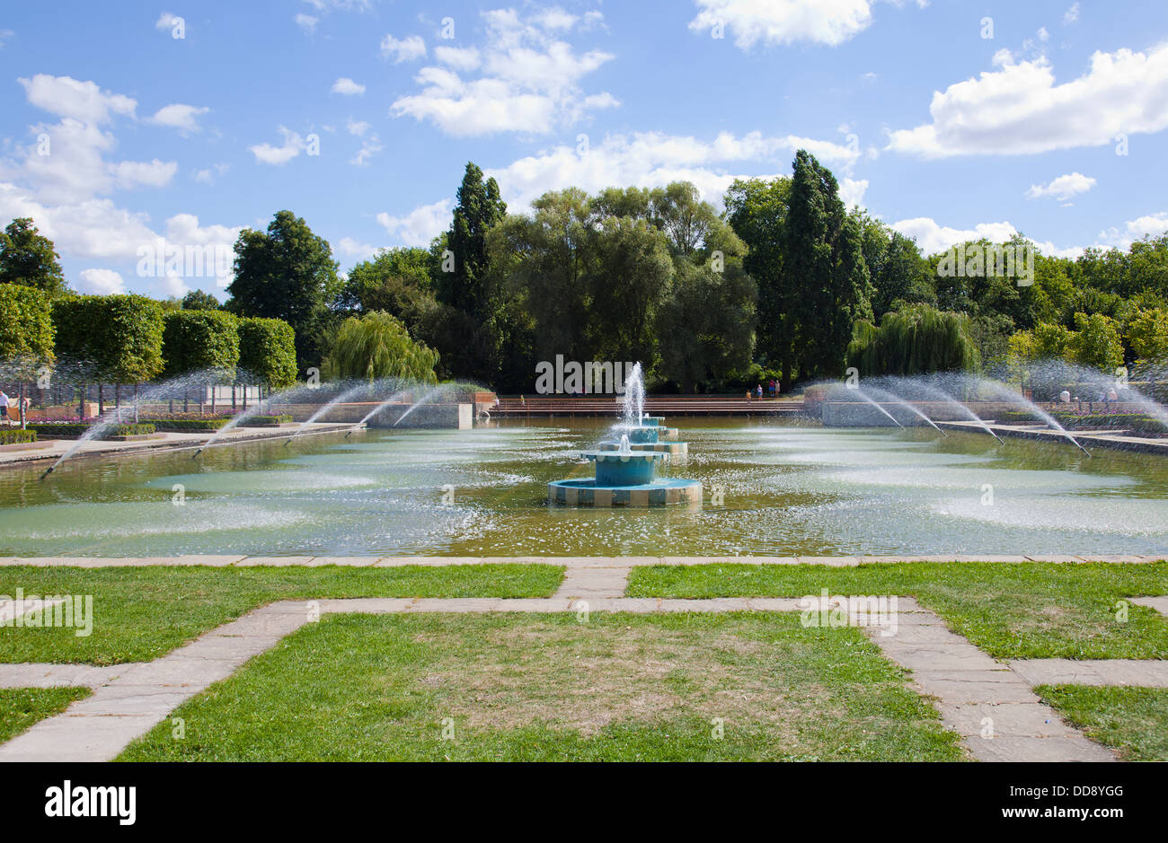 Battersea park fountain hires stock photography and images Alamy