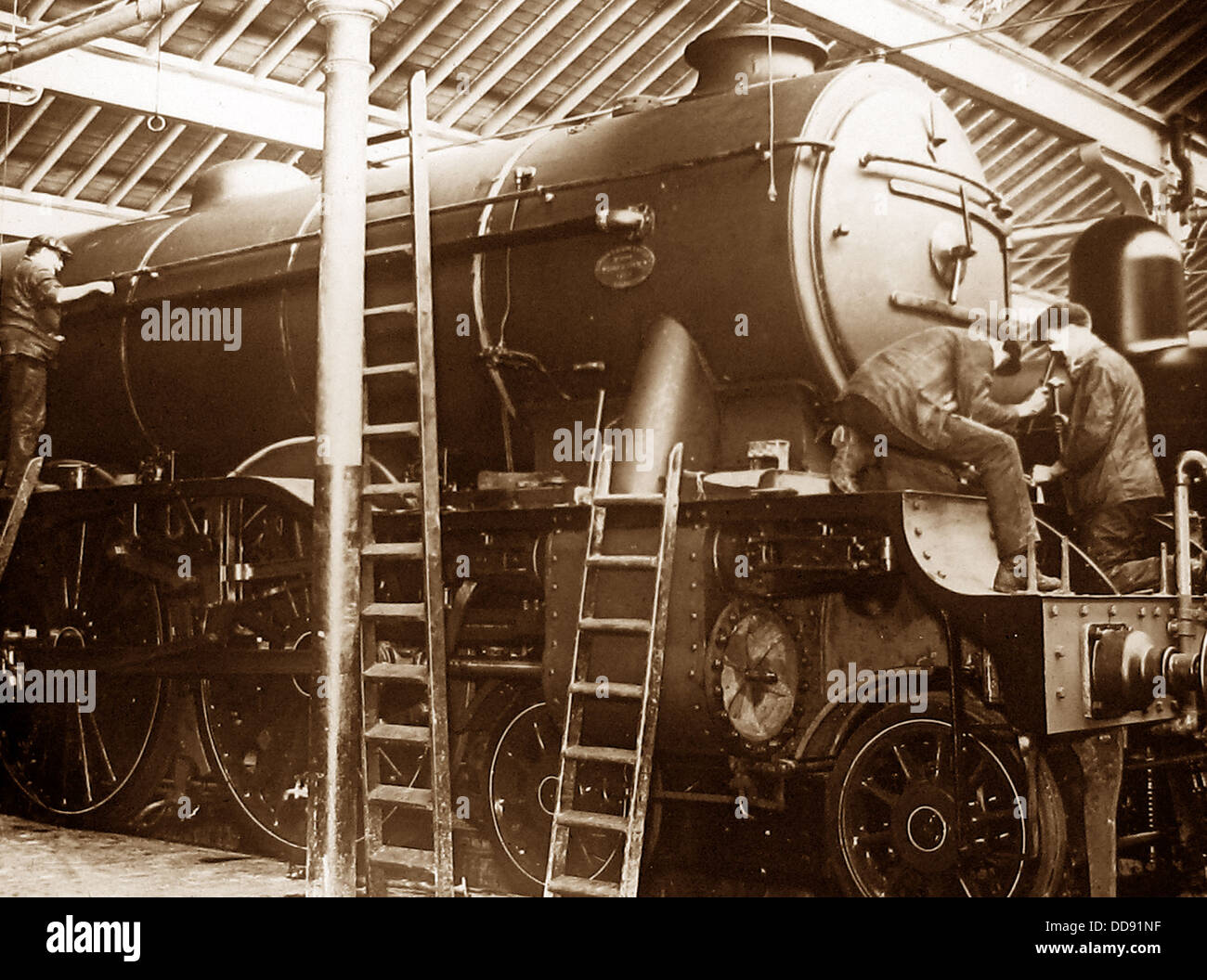 Building an LNER Pacific Steam Locomotive possibly 1930s Stock Photo