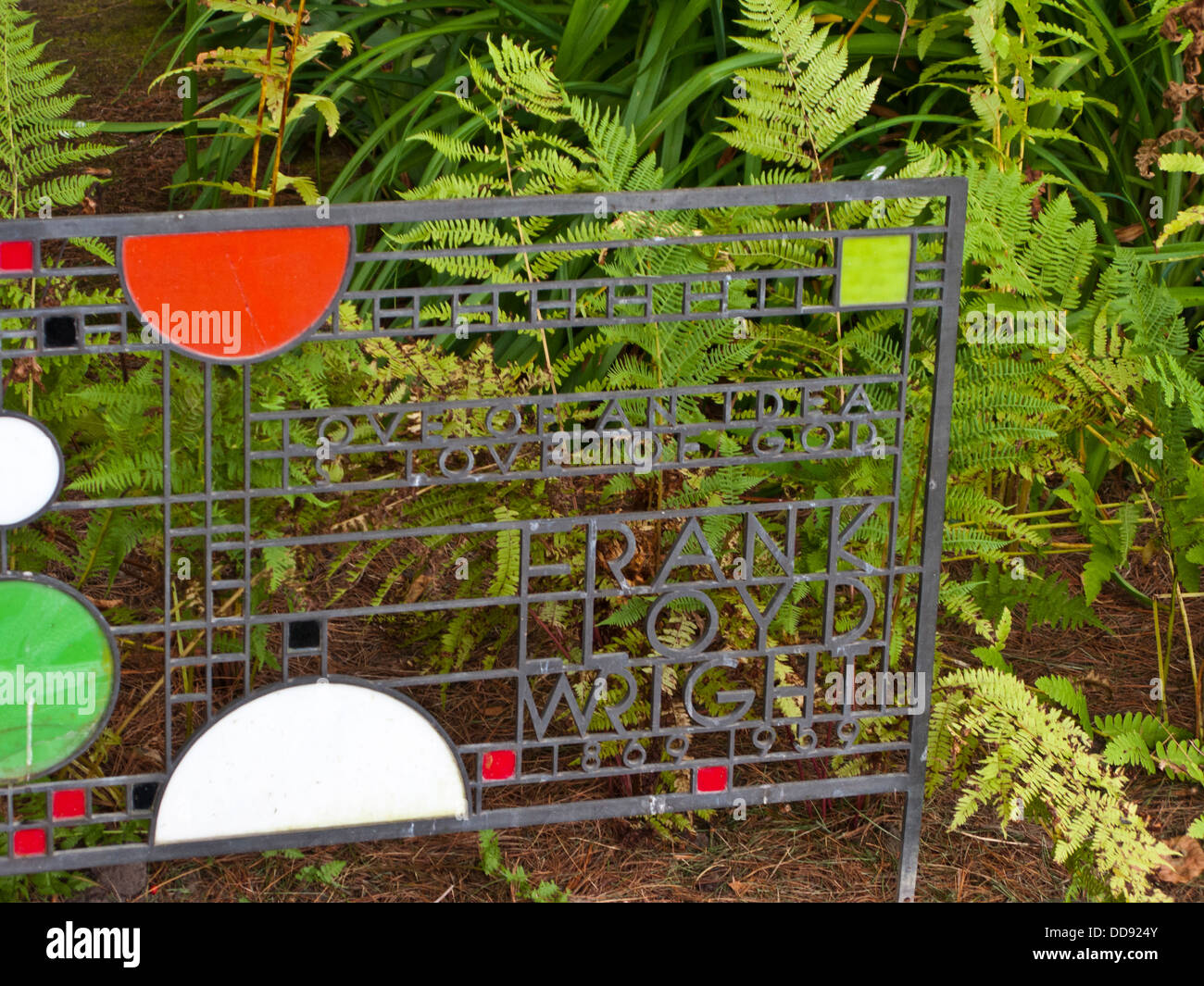 USA, Wisconsin, Spring Green, Frank Lloyd Wright compound, Taliesin, Unity Chapel Cemetery