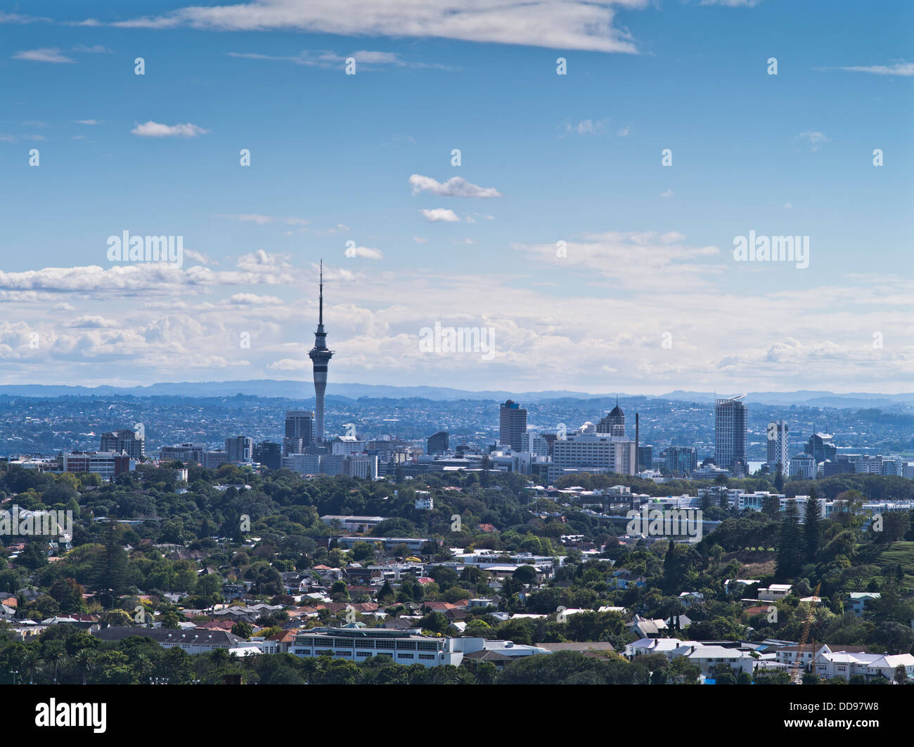 dh One Tree Hill AUCKLAND CITY NEW ZEALAND NZ Cityscape view of cities skyline from viewpoint Stock Photo