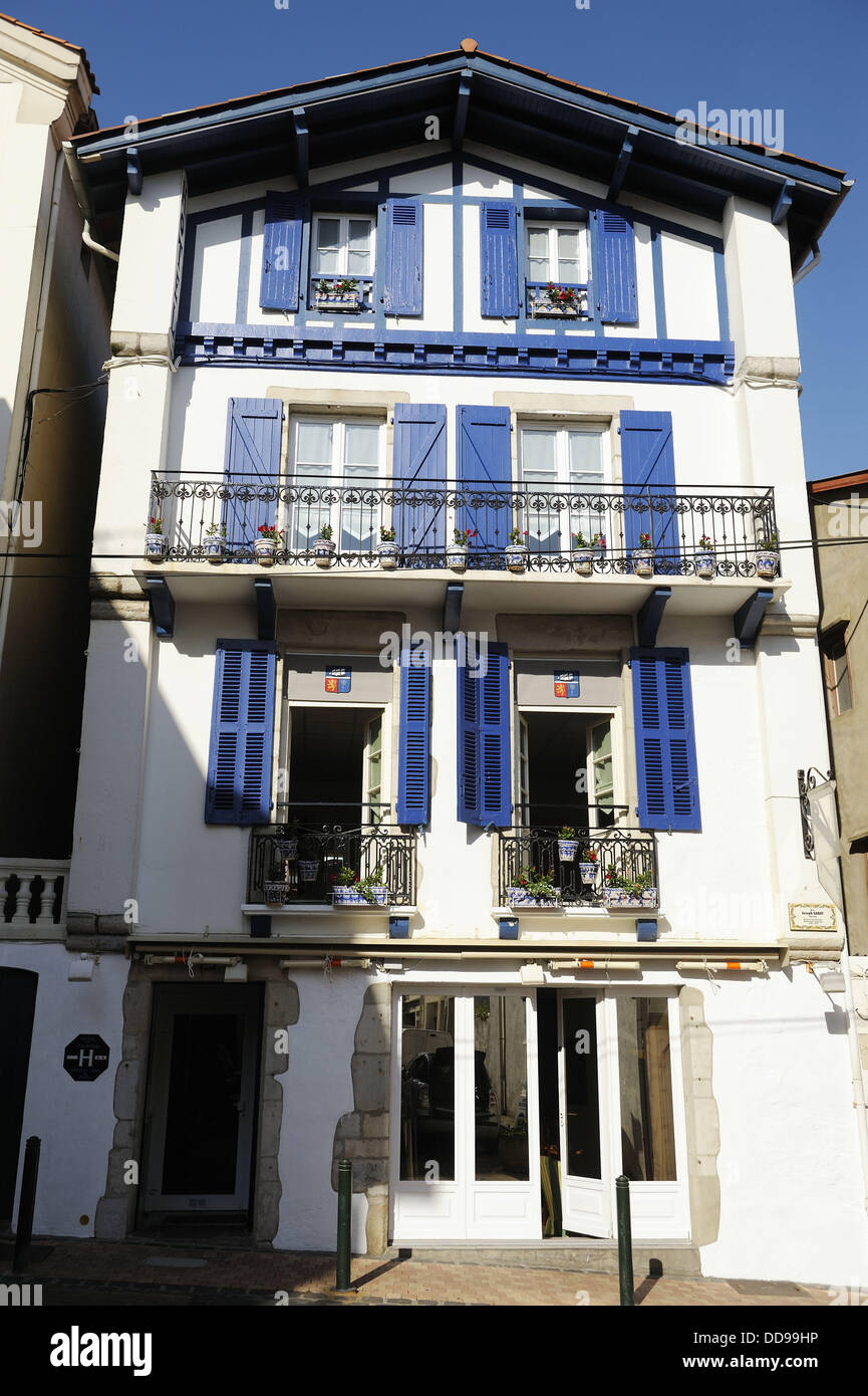 Typical house, SaintJeandeLuz. PyrénéesAtlantiques, Aquitaine, France Stock Photo Alamy