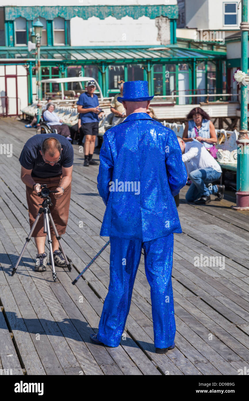 England, Lancashire, Blackpool, North Pier, Photo Shoot of Entertainer Stock Photo