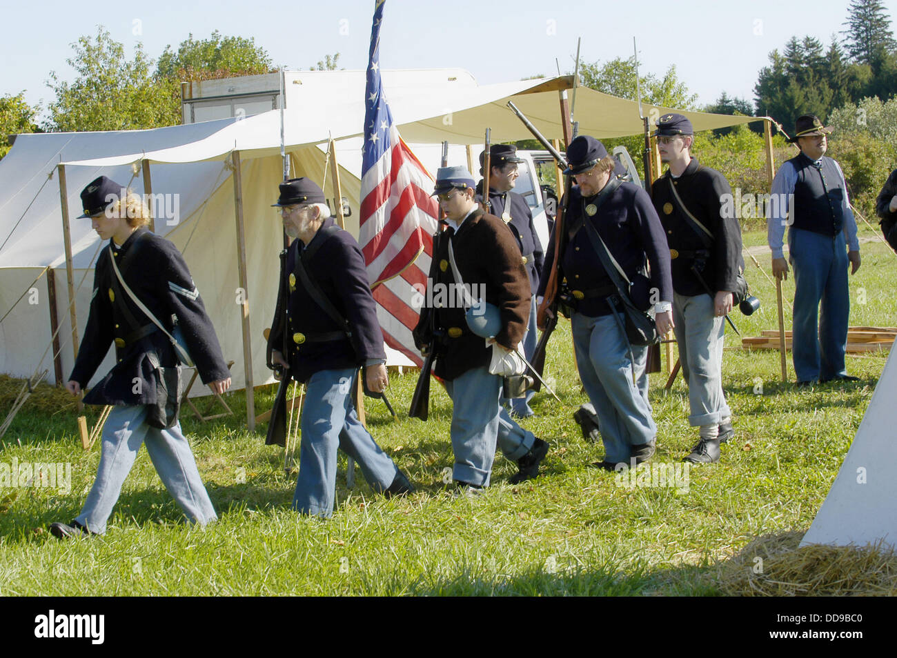 Civil War reenactment: 5th Michigan Infantry Stock Photo - Alamy