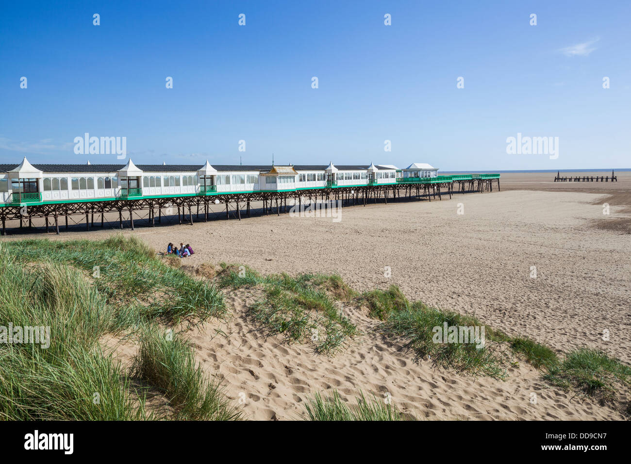 England, Lancashire, Lytham St Annes, St Annes Pier Stock Photo Alamy