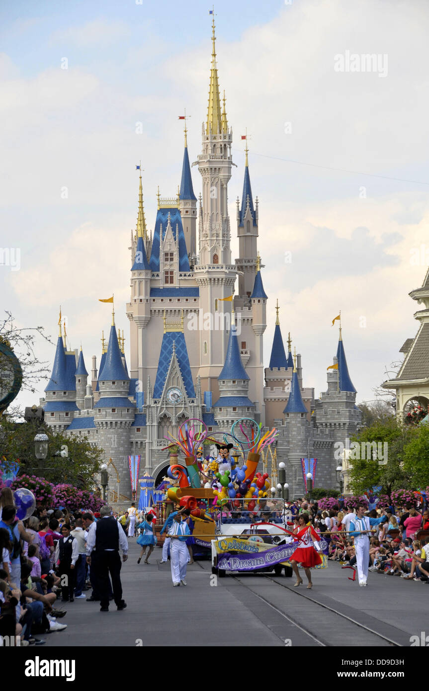 Daily Parade with Dancers and Floats at Walt Disney Magic Kingdom Theme
