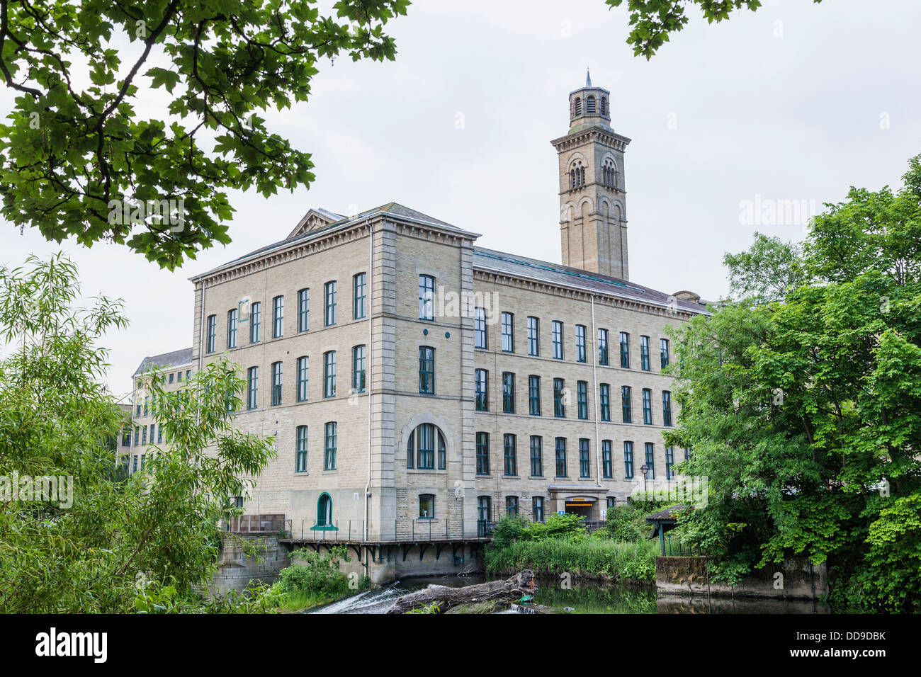 England, West Yorkshire, Bradford, Saltaire, Salts Mill Stock Photo Alamy