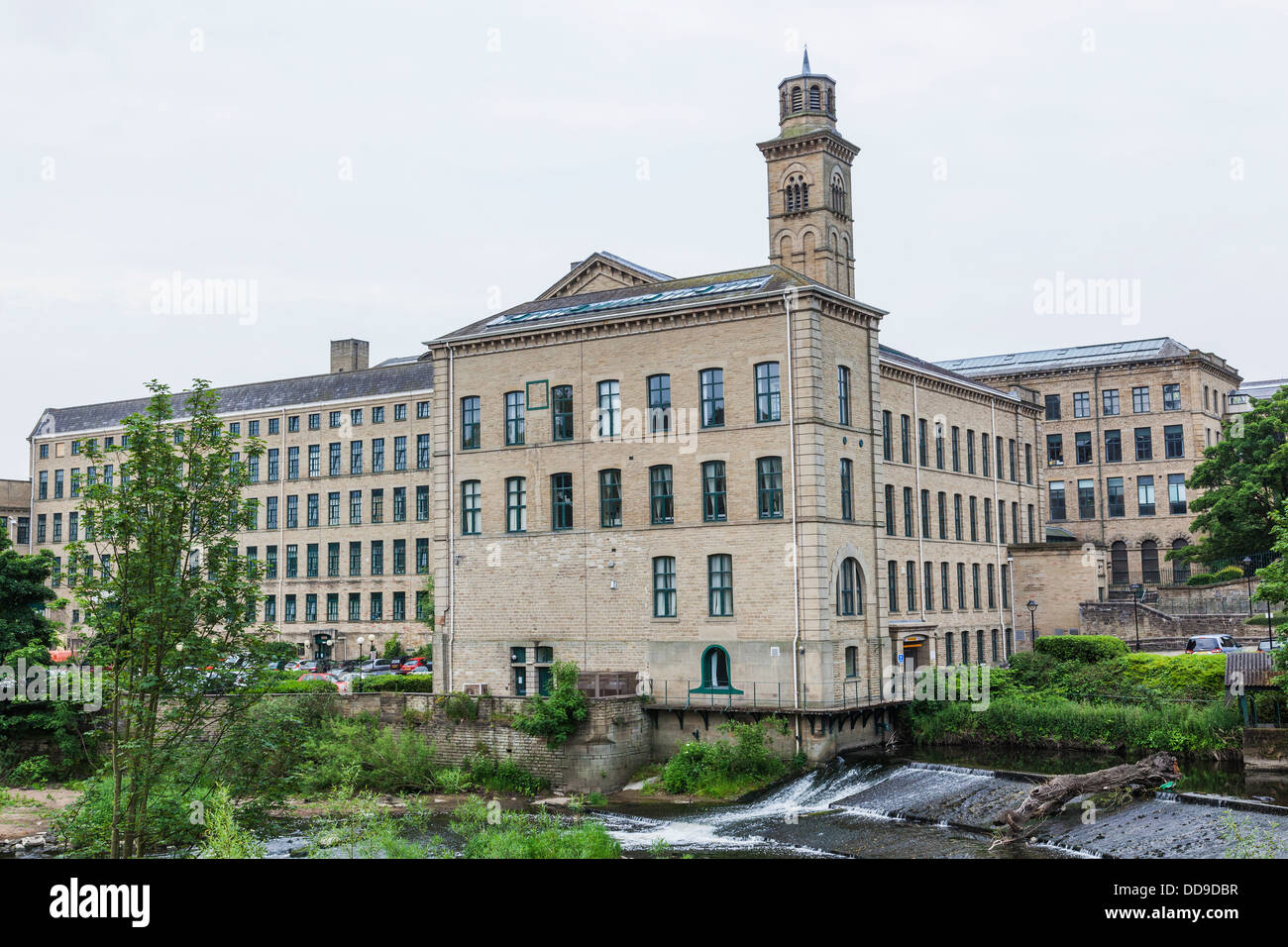 England, West Yorkshire, Bradford, Saltaire, Salts Mill Stock Photo Alamy