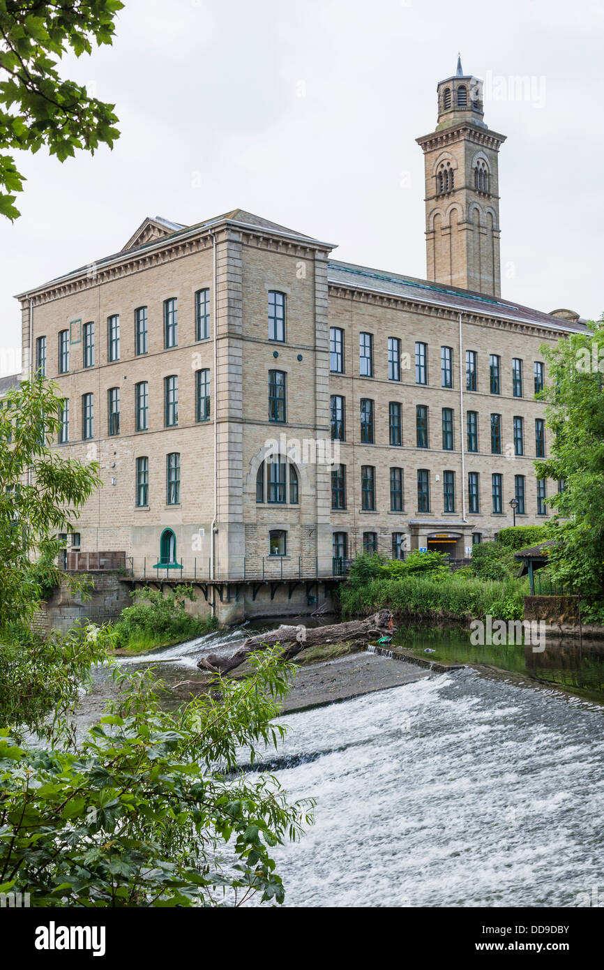 England, West Yorkshire, Bradford, Saltaire, Salts Mill Stock Photo Alamy