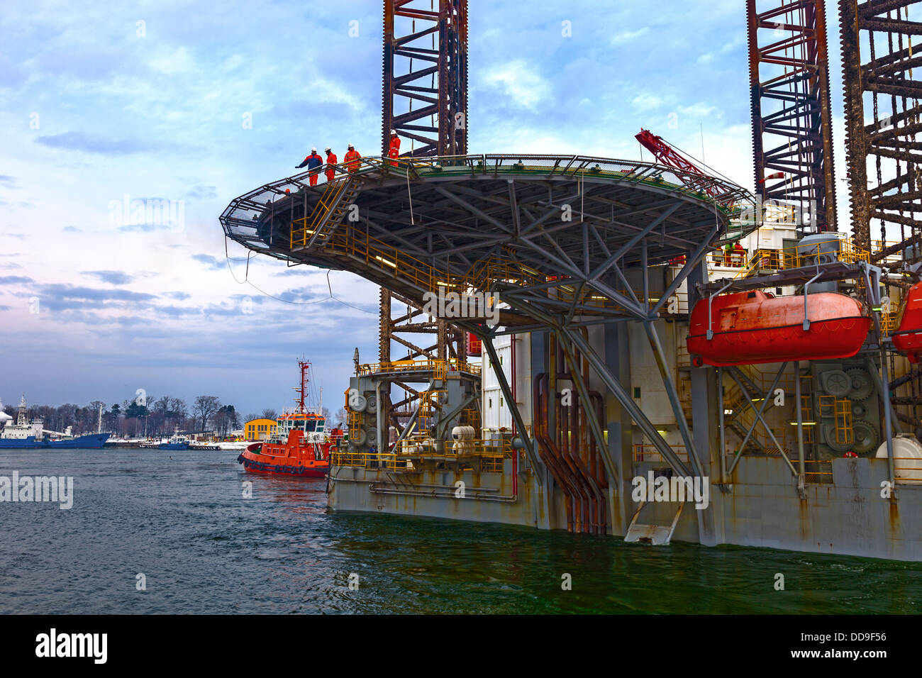 Helicopter landing pad on Oil Rig Stock Photo Alamy