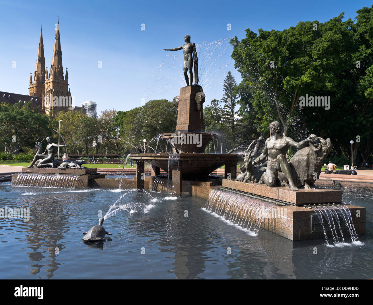 dh Hyde Park SYDNEY AUSTRALIA JF Archibald Memorial Fountain pool St