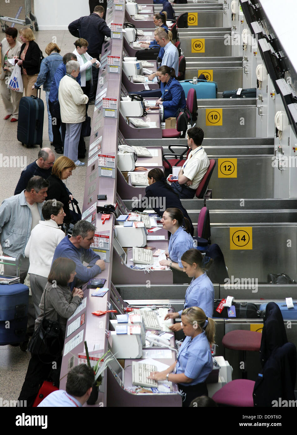 Glasgow airport check in desks hires stock photography and images Alamy