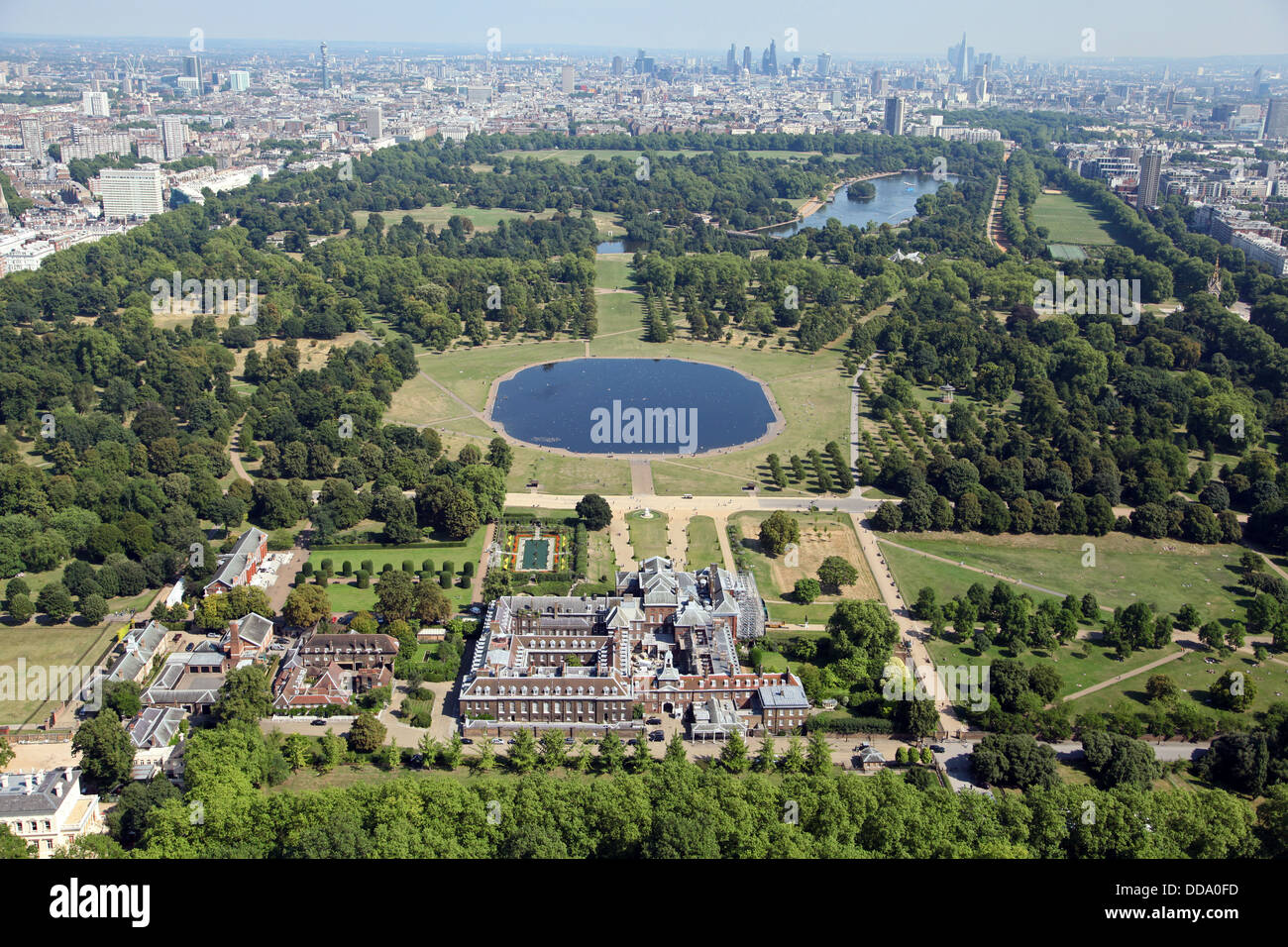 aerial view of Kensington Palace in London, home of Prince William and Kate  Middleton the Duchess of Cambridge Stock Photo - Alamy