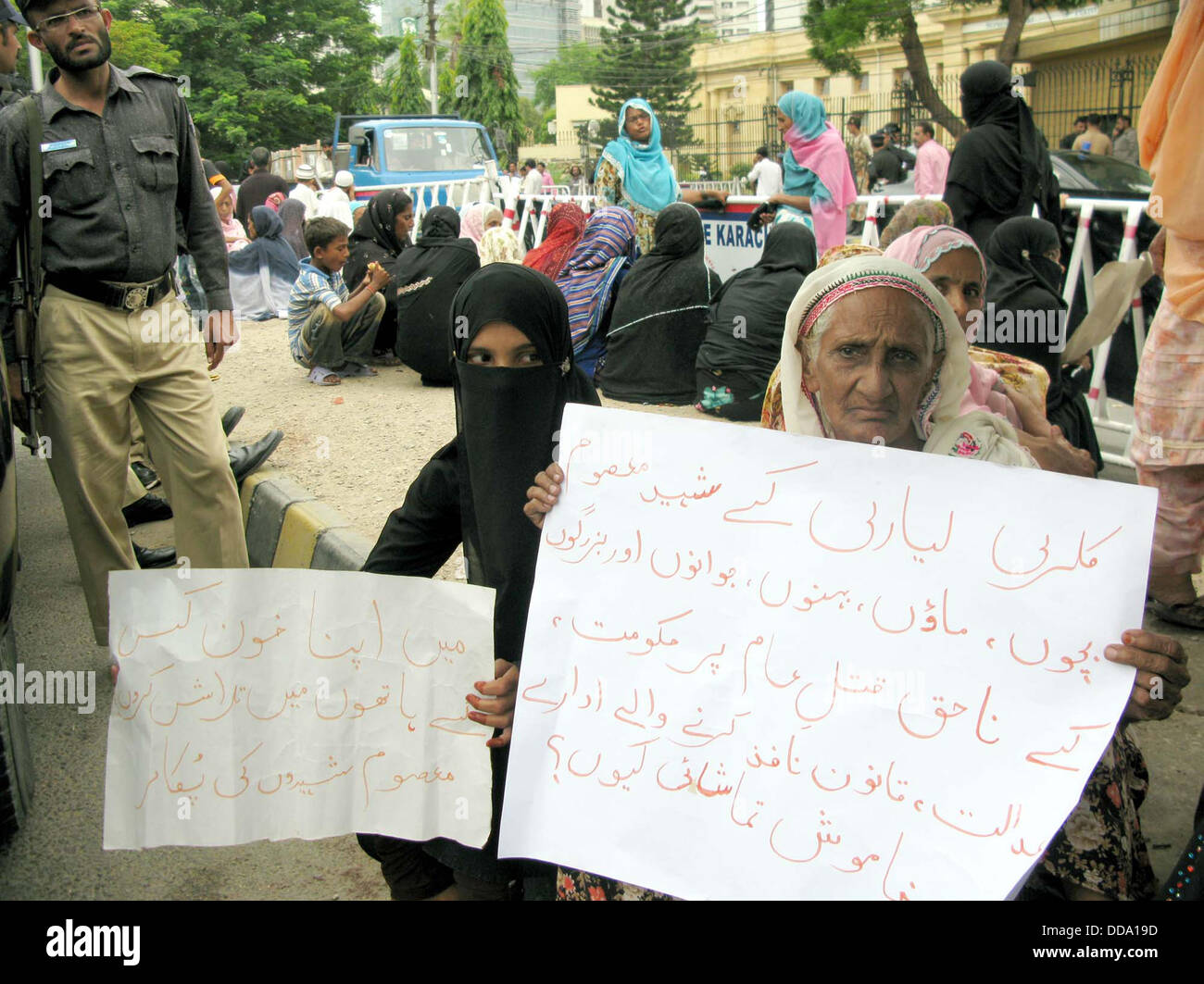 Karachi, Pakistan. 29th Aug, 2013. People belong to Kutchi Community