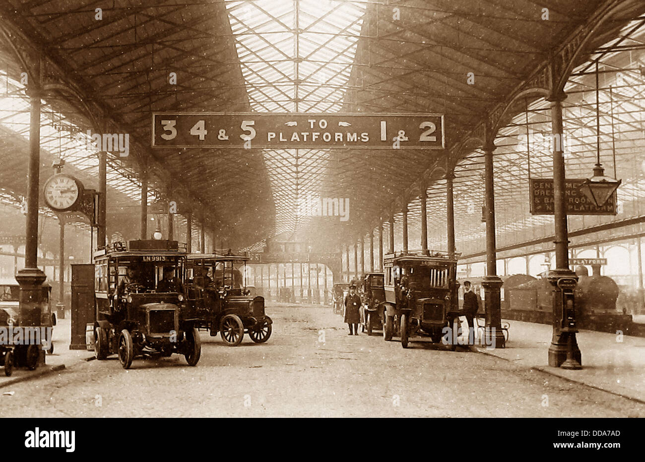 Euston Station London  early 1900s Stock Photo