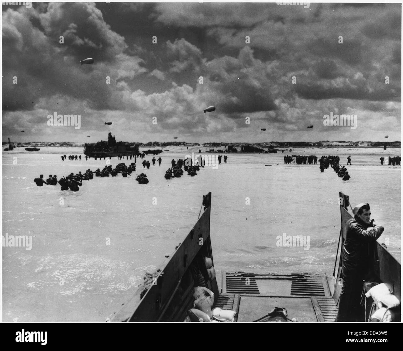 Normandy landings d day allied invasion normandy Black and White Stock ...