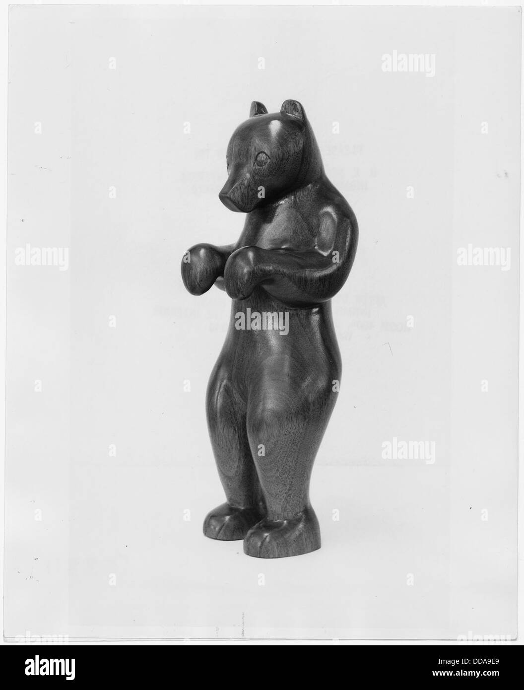 Bear wood carving Black and White Stock Photos & Images - Alamy