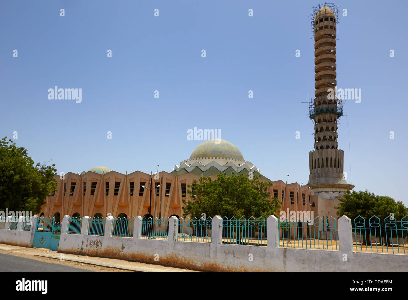 Great Mosque of Tivaouane Expert Insight Cultural and Spiritual Engagement