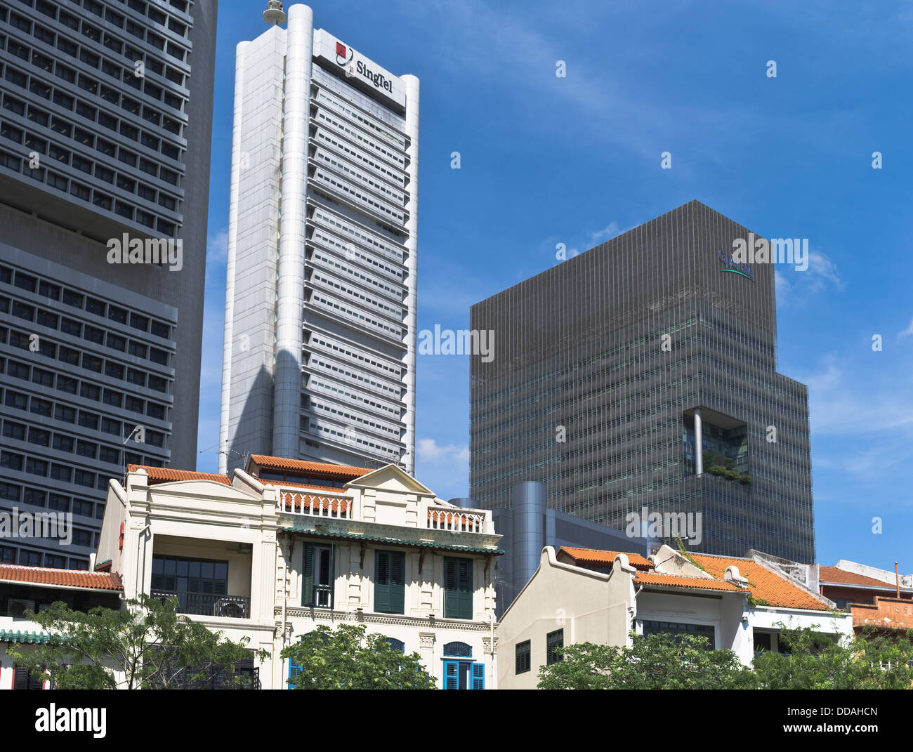 dh  BOAT QUAY SINGAPORE Old new buildings Stock Photo