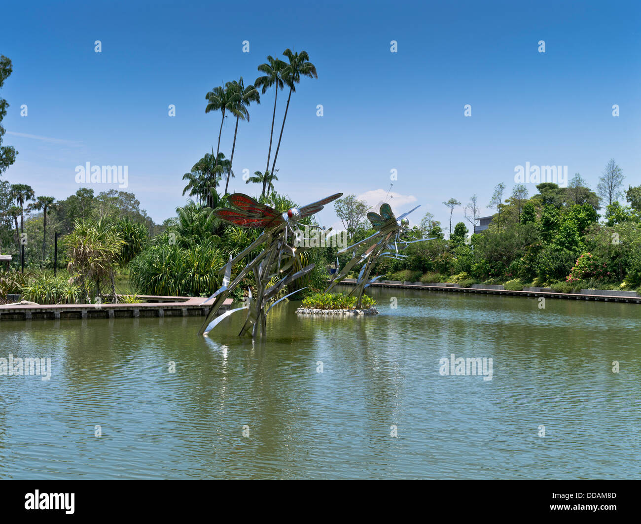 dh Sculptures garden lake GARDENS BY THE BAY SINGAPORE Boy chasing