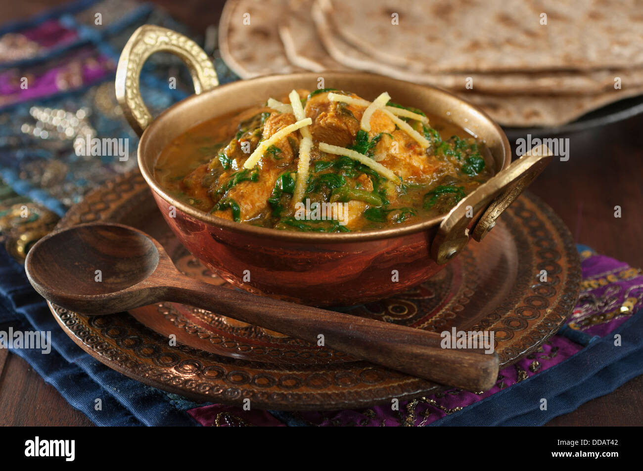 Chicken Sagwala. Chicken and spinach curry India Food Stock Photo Alamy