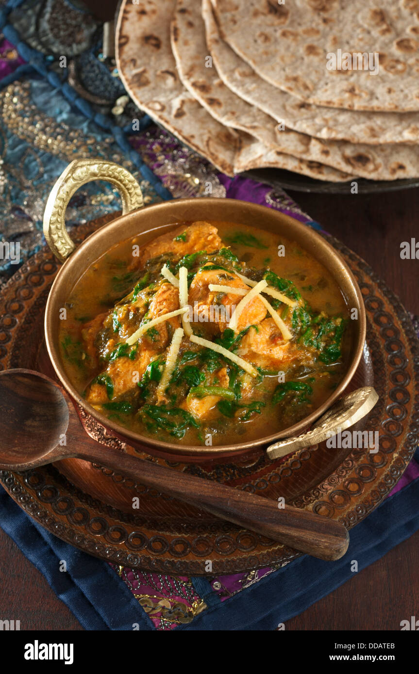 Chicken Sagwala. Chicken and spinach curry India Food Stock Photo Alamy