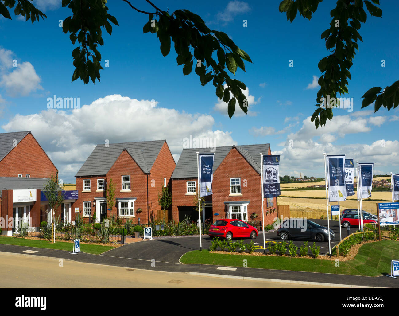 Uk Housing Estate High Resolution Stock Photography and Images - Alamy