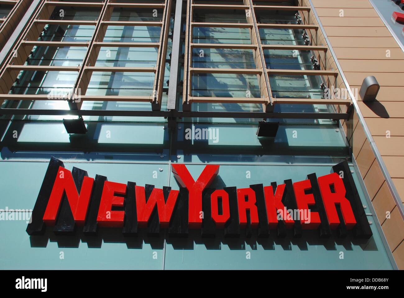 New Yorker Store In Munich Stock Photo Alamy