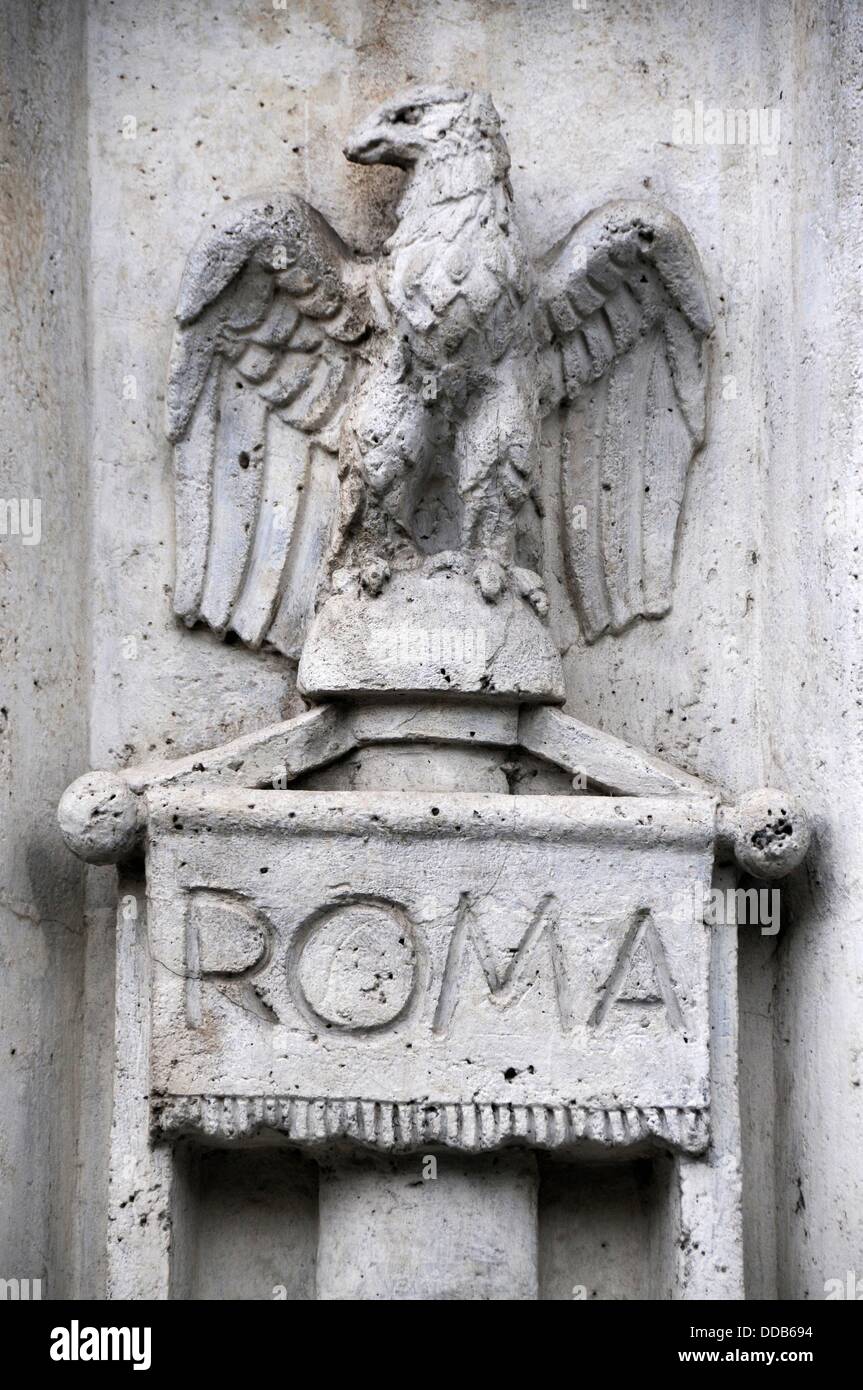 Roman eagle hires stock photography and images Alamy