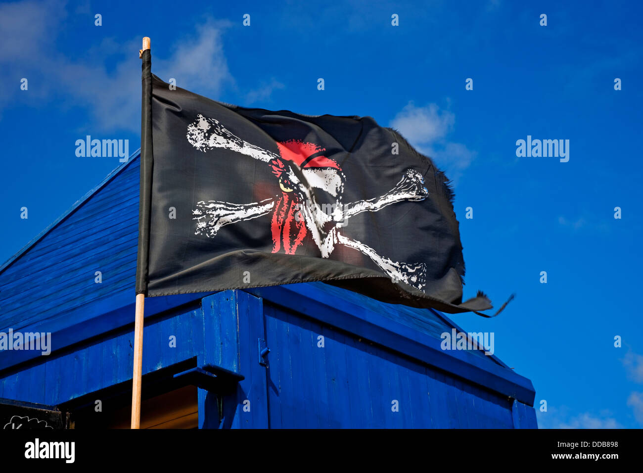 Close up of Skull and crossbones pirate flag Stock Photo Alamy