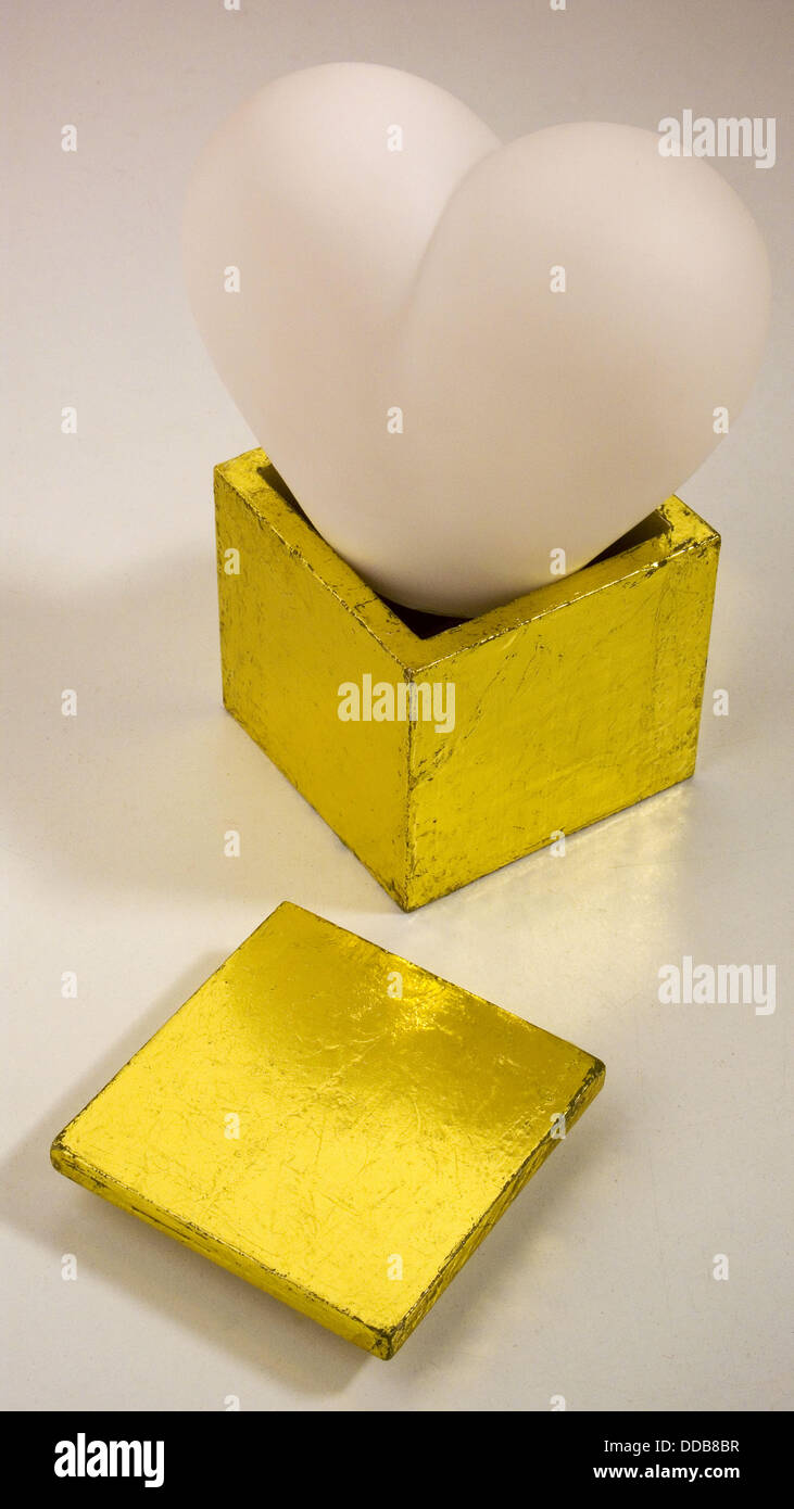 box with heart Stock Photo - Alamy